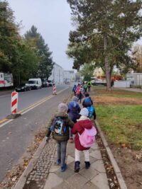 Ausflug der Bärenklasse zum Burbacher Waldweiher