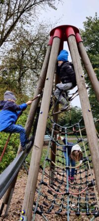 Ausflug der Bärenklasse zum Burbacher Waldweiher