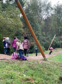 Ausflug der Bärenklasse zum Burbacher Waldweiher